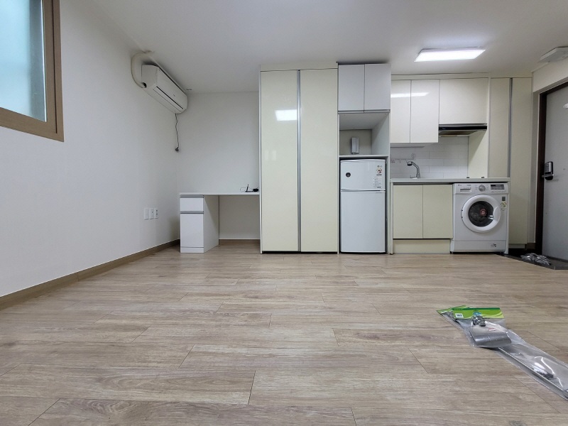 Studio near Children's Grand Park Station